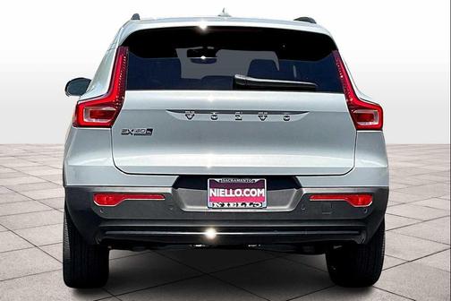 2025 Volvo EX40 Twin Motor Core