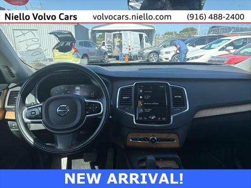 2022 Volvo XC90 Recharge Plug-In Hybrid T8 Inscription Expression 6 Passenger