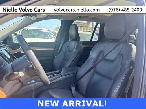 2022 Volvo XC90 Recharge Plug-In Hybrid T8 Inscription Expression 6 Passenger