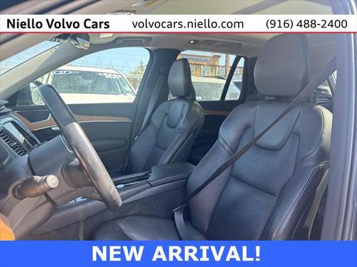 2022 Volvo XC90 Recharge Plug-In Hybrid T8 Inscription Expression 6 Passenger