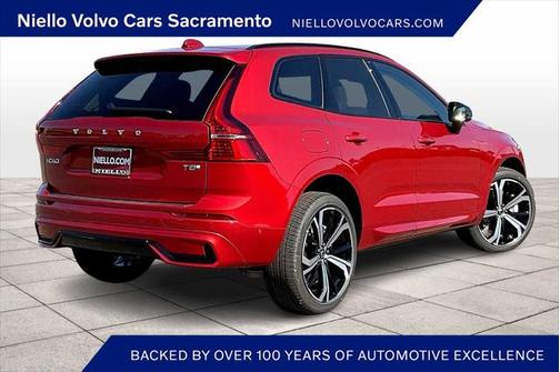 2025 Volvo XC60 Plug-In Hybrid T8 Ultra