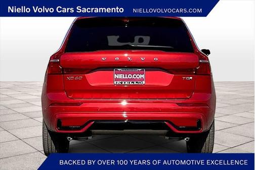 2025 Volvo XC60 Plug-In Hybrid T8 Ultra