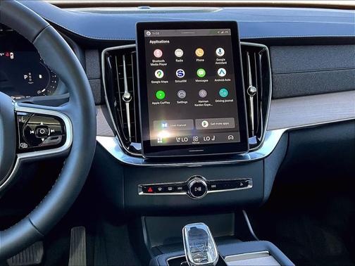 2026 Volvo XC90 Plus, B6 AWD Gas (mild hybrid), Gasoline, Bright, 6 Seats