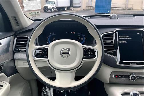 2024 Volvo XC90 Recharge Plug-In Hybrid T8 Ultimate 6-Seater