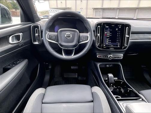 2023 Volvo XC40 Recharge Pure Electric Twin Core