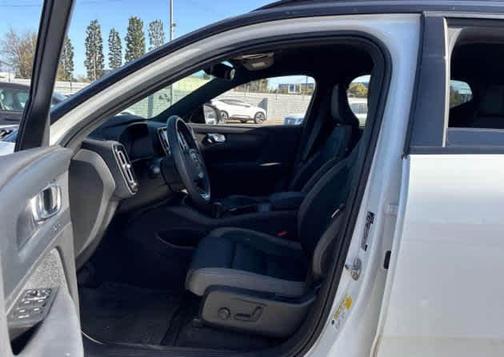 2023 Volvo XC40 Recharge Pure Electric Twin Core