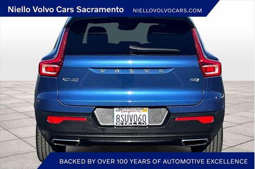 2020 Volvo XC40 T4 R-Design