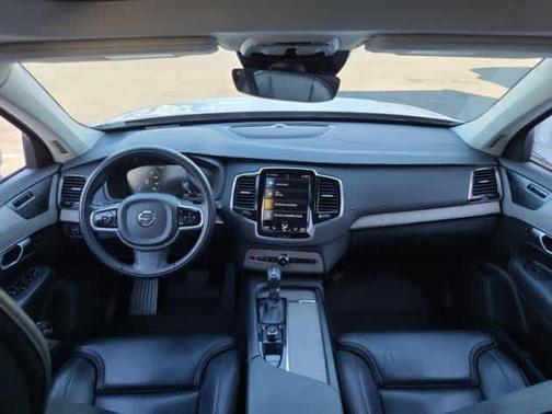 2022 Volvo XC90 T6 Inscription