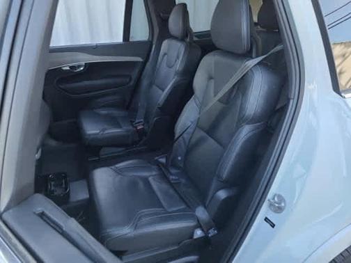 2022 Volvo XC90 T6 Inscription