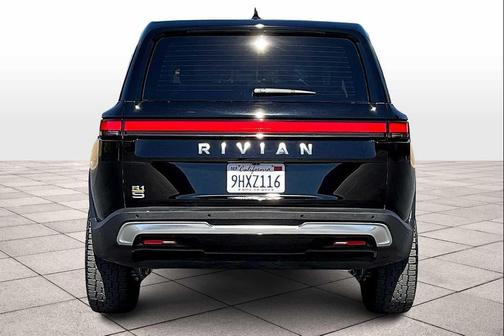 2023 Rivian R1S Adventure