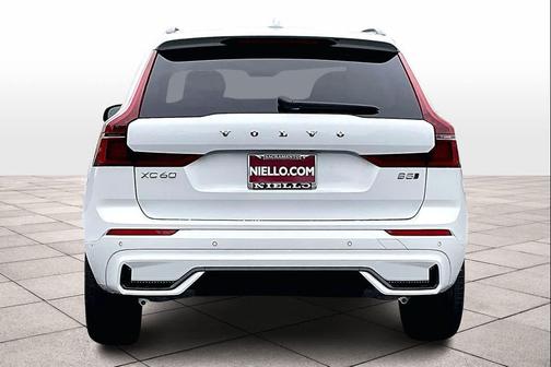 2026 Volvo XC60 B5 Ultra