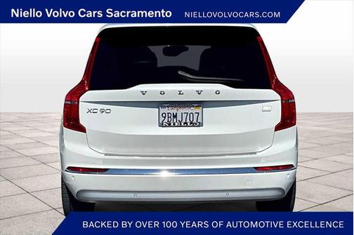 2022 Volvo XC90 Recharge Plug-In Hybrid T8 Inscription Expression 6 Passenger