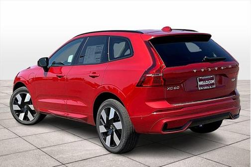 2025 Volvo XC60 Plug-In Hybrid T8 Plus