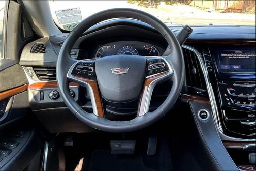 2017 Cadillac Escalade Luxury
