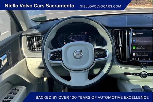 2025 Volvo XC60 Plug-In Hybrid T8 Plus