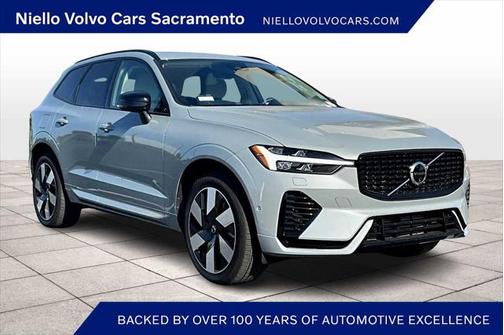 2025 Volvo XC60 Plug-In Hybrid T8 Plus