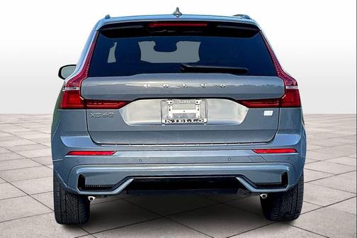 2024 Volvo XC60 Recharge Plug-In Hybrid T8 Ultimate Dark Theme