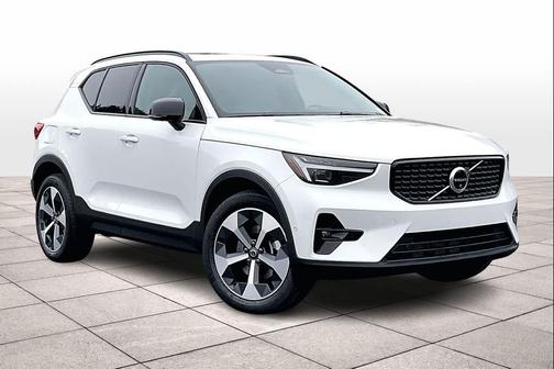 2026 Volvo XC40 B5 Plus
