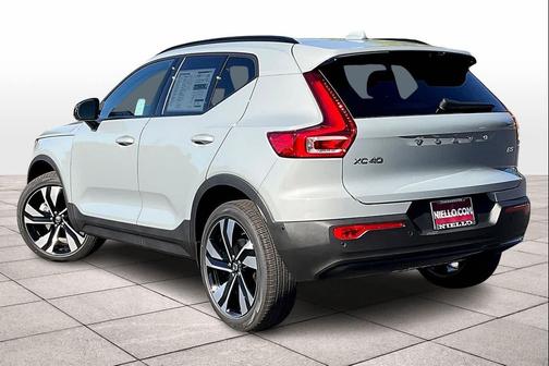 2026 Volvo XC40 B5 Ultra