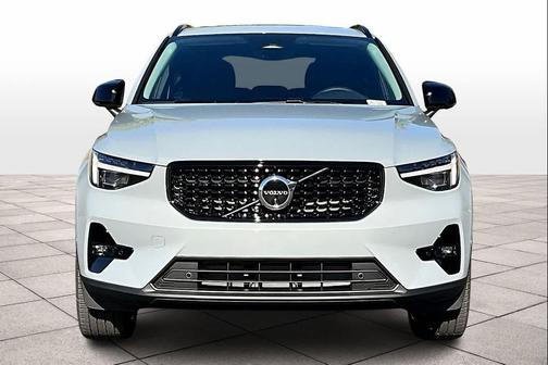 2026 Volvo XC40 B5 Ultra
