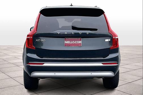 2022 Volvo XC90 Recharge Plug-In Hybrid T8 Inscription Expression 7 Passenger