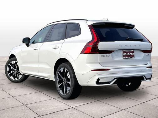2026 Volvo XC60 B5 Plus