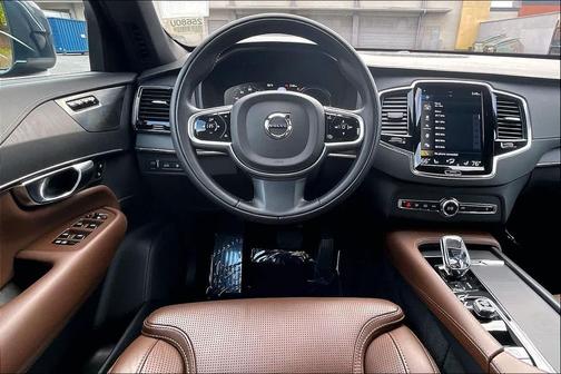 2022 Volvo XC90 Recharge Plug-In Hybrid T8 Inscription 7 Passenger