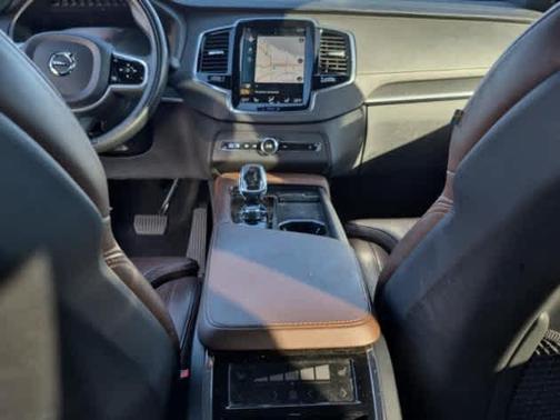 2022 Volvo XC90 Recharge Plug-In Hybrid T8 Inscription 7 Passenger