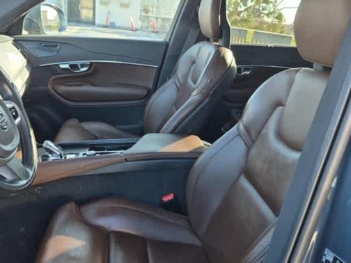 2022 Volvo XC90 Recharge Plug-In Hybrid T8 Inscription 7 Passenger