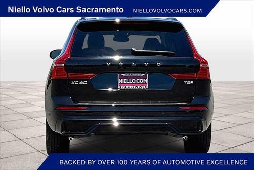 2025 Volvo XC60 Plug-In Hybrid T8 Plus