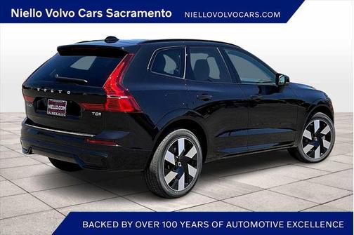 2025 Volvo XC60 Plug-In Hybrid T8 Plus