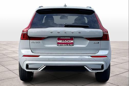2026 Volvo XC60 B5 Ultra