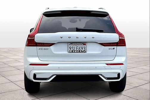 2025 Volvo XC60 B5 Core