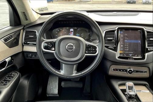 2022 Volvo XC90 Recharge Plug-In Hybrid T8 Inscription 6 Passenger