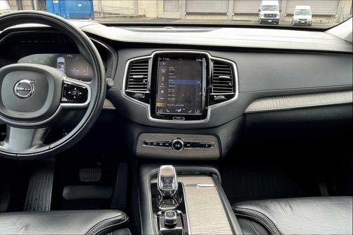 2022 Volvo XC90 Recharge Plug-In Hybrid T8 Inscription 6 Passenger