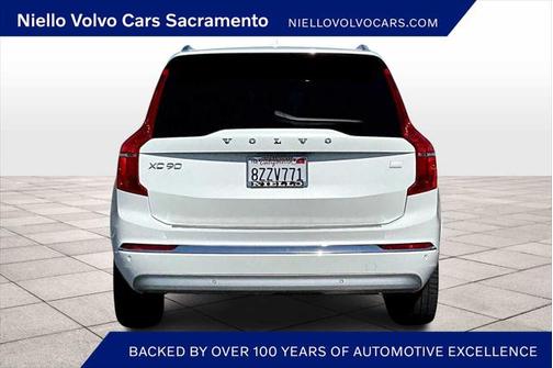 2022 Volvo XC90 Recharge Plug-In Hybrid T8 Inscription 7 Passenger