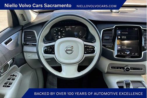 2022 Volvo XC90 Recharge Plug-In Hybrid T8 Inscription 7 Passenger