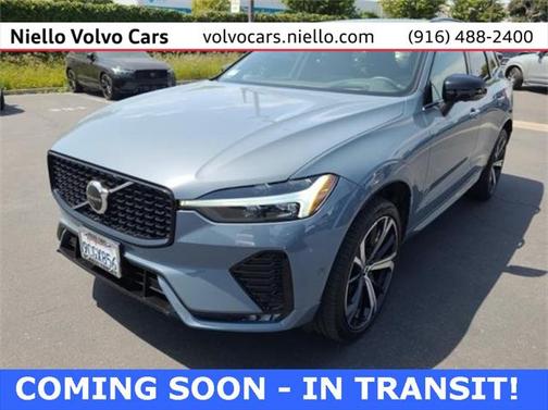 2022 Volvo XC60 B5 R-Design