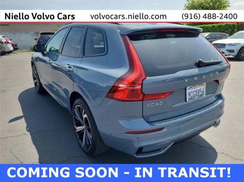2022 Volvo XC60 B5 R-Design