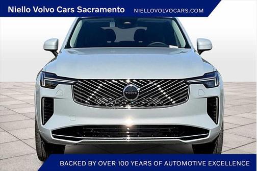 2025 Volvo XC90 B6 Core