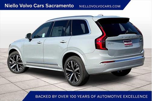 2025 Volvo XC90 B6 Core