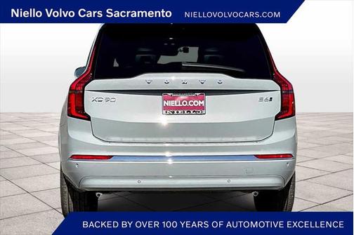 2025 Volvo XC90 B6 Core