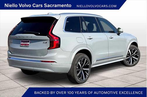 2025 Volvo XC90 B6 Core