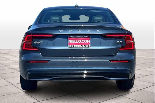 2024 Volvo S60 B5 Plus Dark Theme