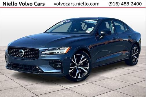 2024 Volvo S60 B5 Plus Dark Theme