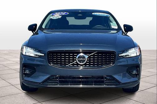 2024 Volvo S60 B5 Plus Dark Theme