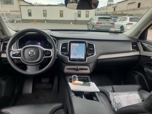 2023 Volvo XC90 Recharge Plug-In Hybrid T8 Ultimate 6-Seater
