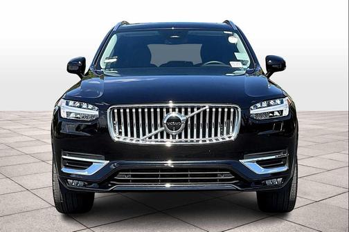 2025 Volvo XC90 B5 Plus