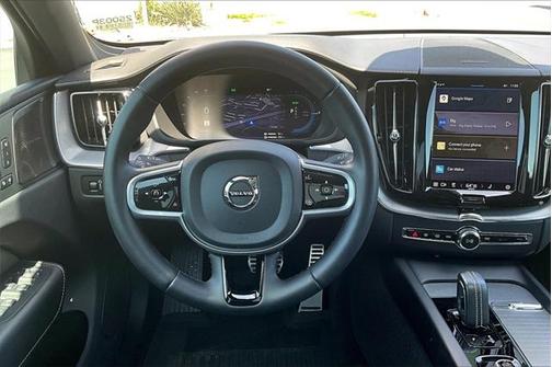 2022 Volvo XC60 Recharge Plug-In Hybrid T8 R-Design