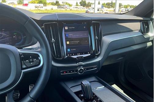 2022 Volvo XC60 Recharge Plug-In Hybrid T8 R-Design